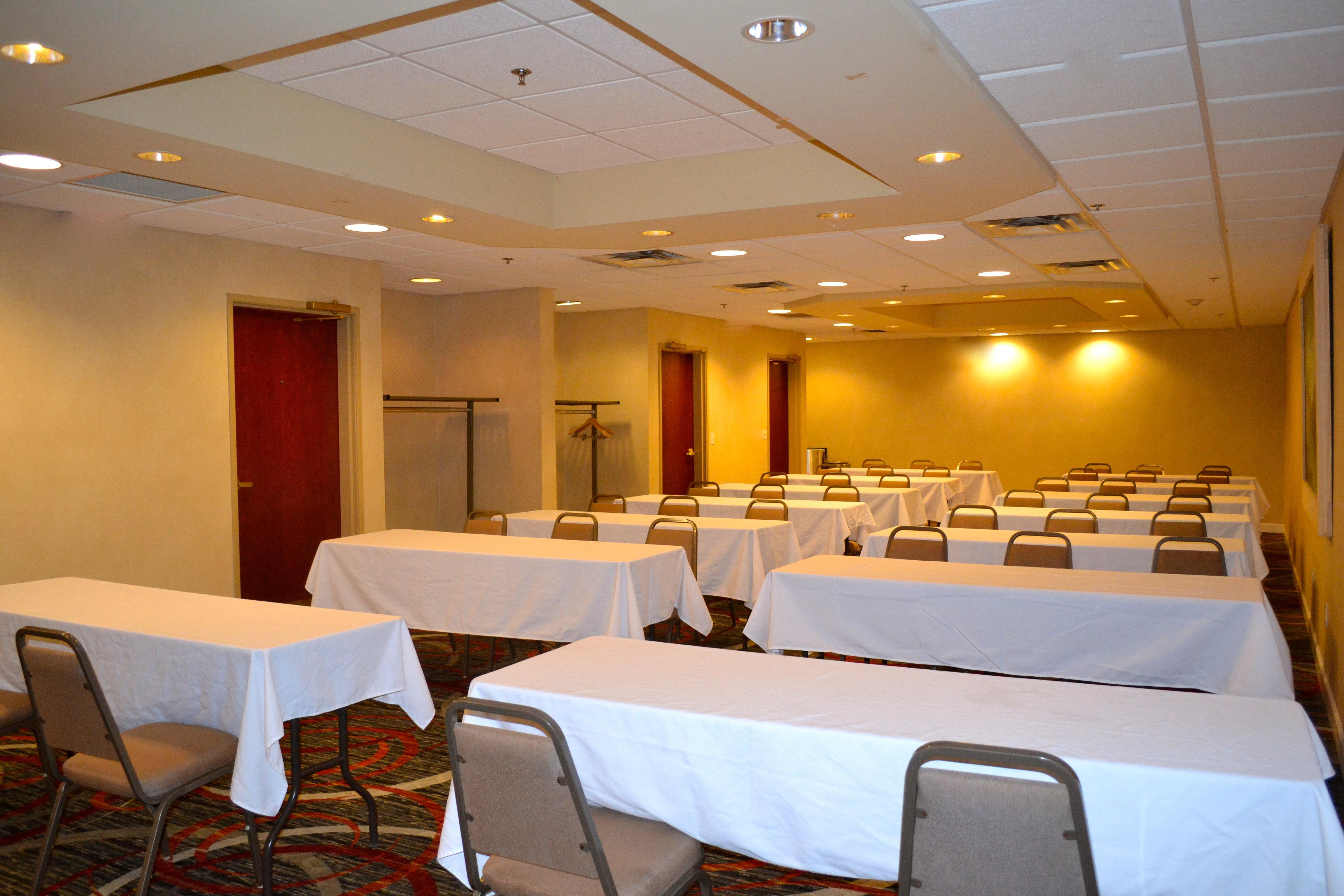 Holiday Inn Express Hotel & Suites Waterford By Ihg Ngoại thất bức ảnh